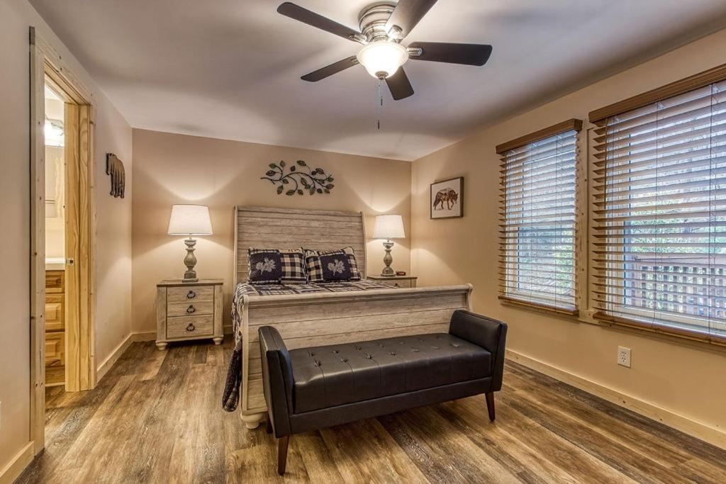 Whispering Winds, Hot Tub, Game Room, Wifi, 1089 Free Tickets Each Paid Day, Dollywood And More Gatlinburg Extérieur photo