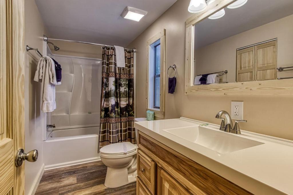 Whispering Winds, Hot Tub, Game Room, Wifi, 1089 Free Tickets Each Paid Day, Dollywood And More Gatlinburg Extérieur photo