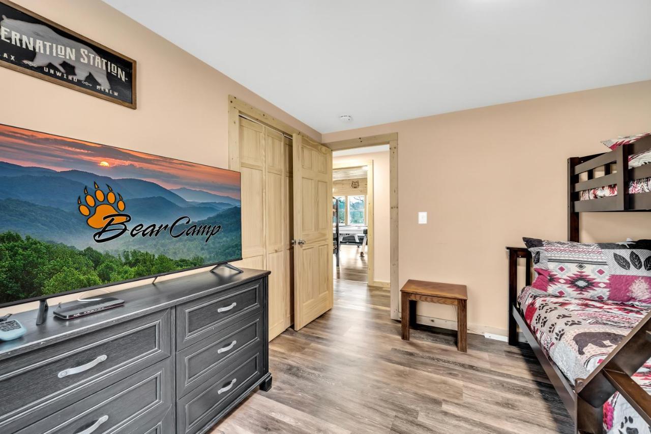 Whispering Winds, Hot Tub, Game Room, Wifi, 1089 Free Tickets Each Paid Day, Dollywood And More Gatlinburg Extérieur photo