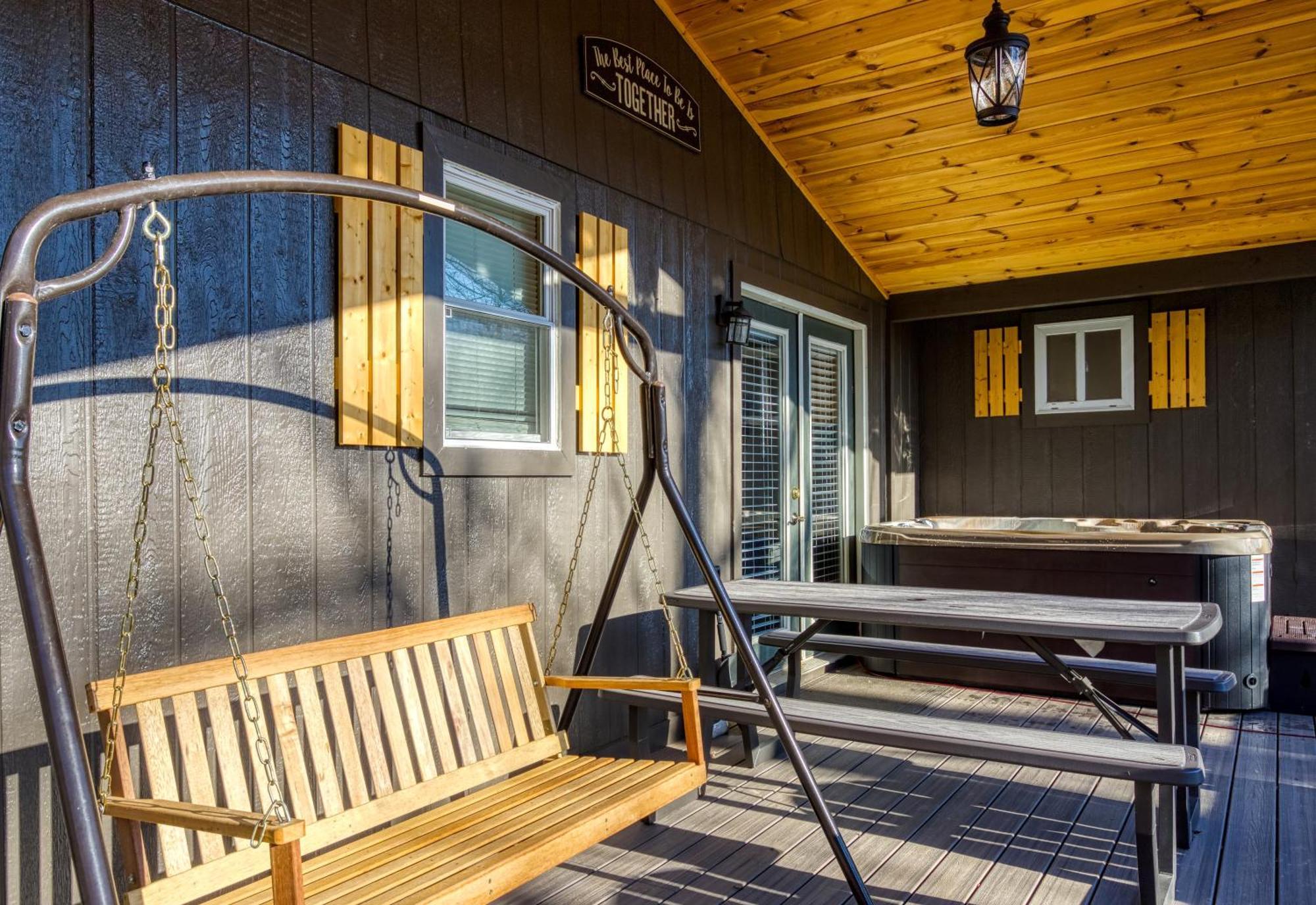 Whispering Winds, Hot Tub, Game Room, Wifi, 1089 Free Tickets Each Paid Day, Dollywood And More Gatlinburg Extérieur photo