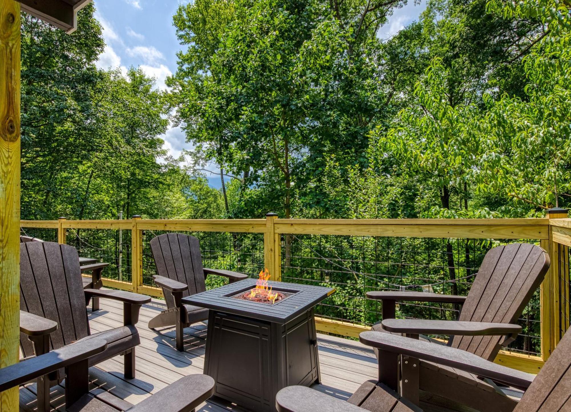 Whispering Winds, Hot Tub, Game Room, Wifi, 1089 Free Tickets Each Paid Day, Dollywood And More Gatlinburg Extérieur photo