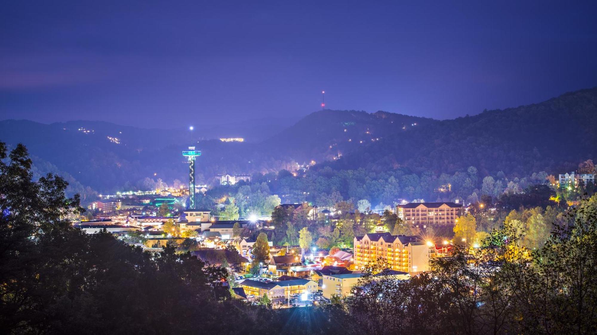 Whispering Winds, Hot Tub, Game Room, Wifi, 1089 Free Tickets Each Paid Day, Dollywood And More Gatlinburg Extérieur photo