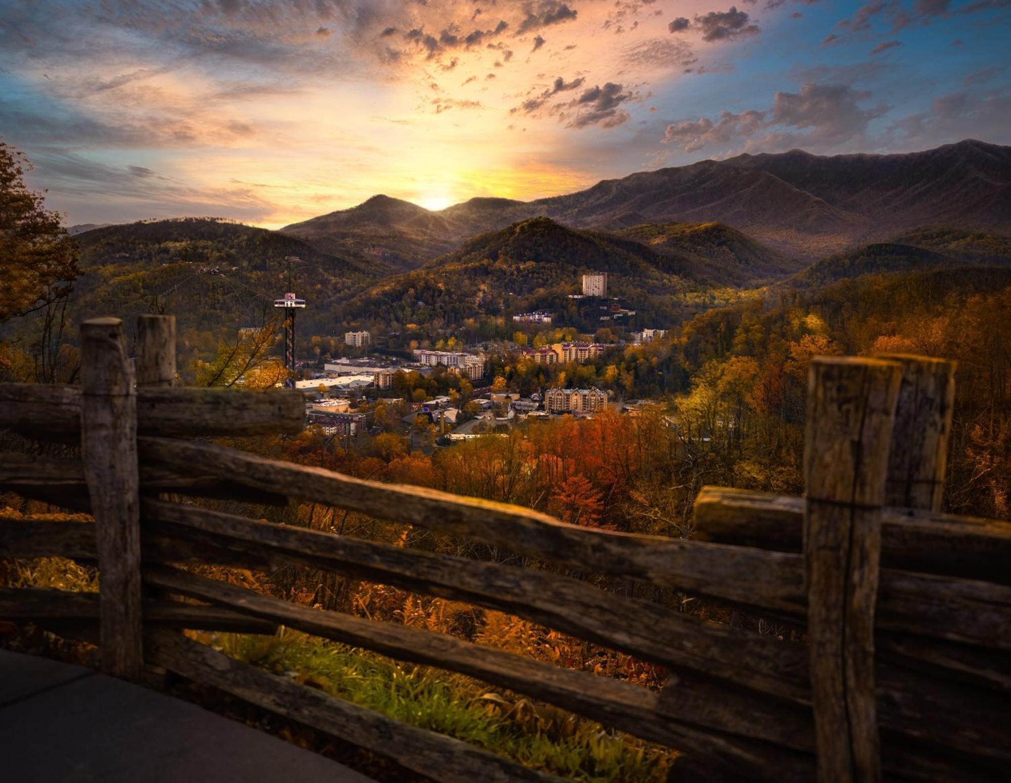 Whispering Winds, Hot Tub, Game Room, Wifi, 1089 Free Tickets Each Paid Day, Dollywood And More Gatlinburg Extérieur photo